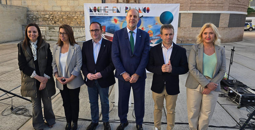 Marta Torres, África Colomo, José Ayala, Nicolás Ruiz, Julio Millán y María Espejo.
