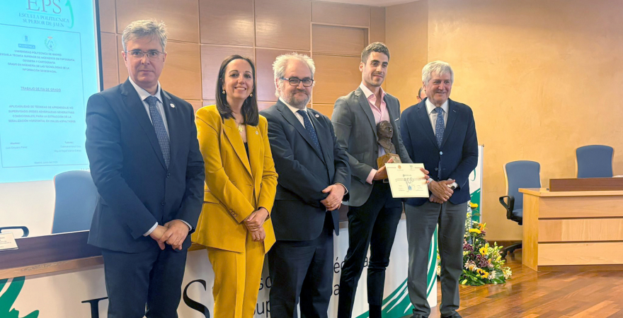 José Luis Mesa, Marta Torres, Jorge Delgado, el premiado Luis Cirujano y Agustín de Villar.