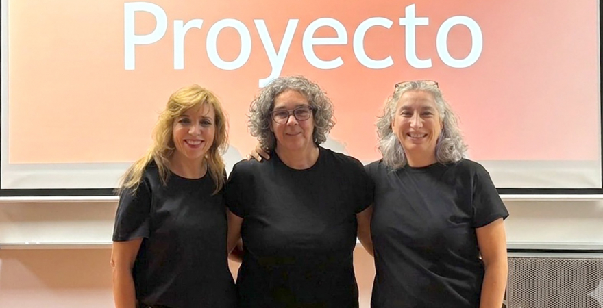 De derecha a izquierda, María Auxiliadora Robles Bello, Nieves Valencia Naranjo y María Eva Martín Puga.