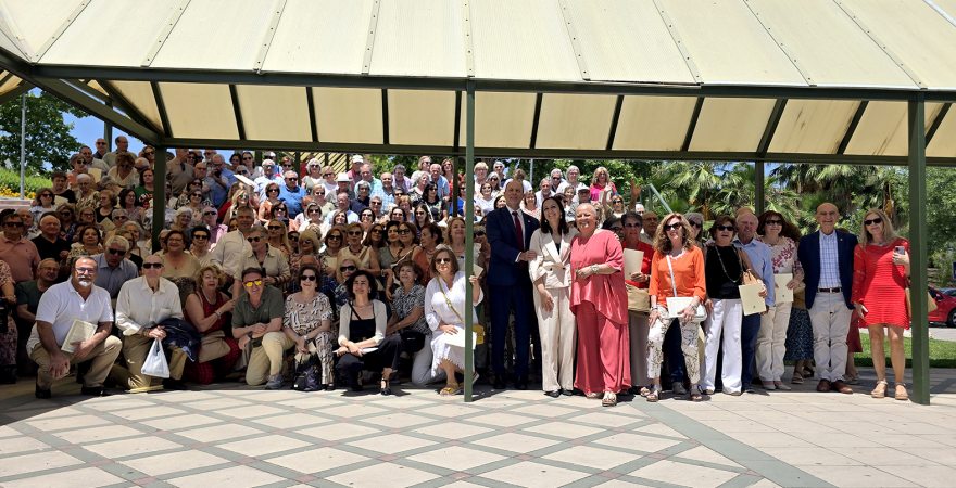 Foto de familia con alumnado del curso 2025-2026 de Aula Abierta.