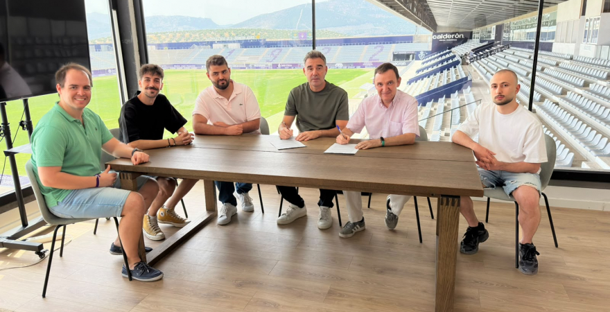 Firma del acuerdo entre el Real Jaén y el grupo SINBAD2 de la UJA.