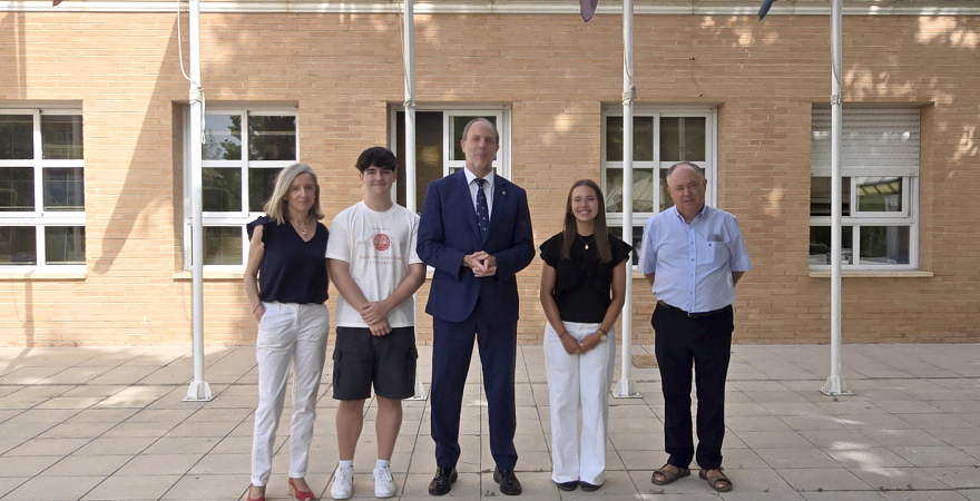 Mª Teresa Pérez, Pablo Garzón, Nicolás Ruiz, María Martínez y José Rodríguez.