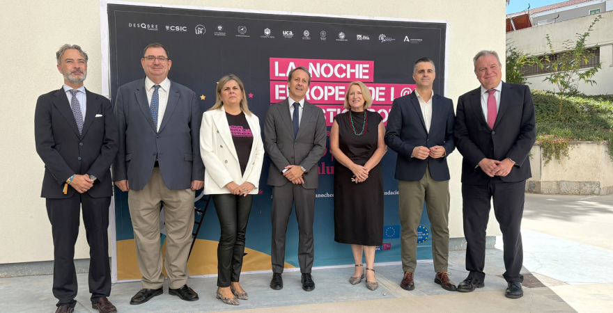 De izquierda a derecha, Ignacio A. Montoro, Javier Calvente, Mª Victoria López Ramón, Juan Manuel Mata, Teresa Cruz, Luis Miguel Carmona y Miguel Sáinz.