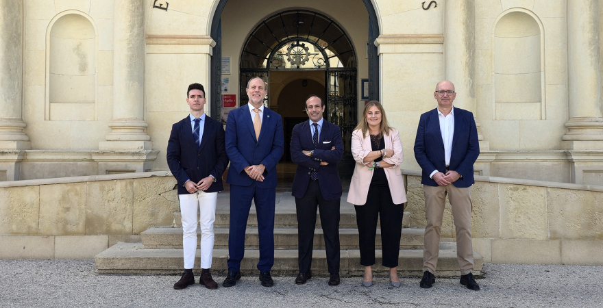 De izquierda a derecha, José M. Gámez, Nicolás Ruiz, Francisco de Asís del Barco, Elena Moreno y Juan Carlos Ruiz.
