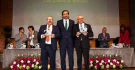 Reconocimiento a los dos ex Rectores, Luis Parras Guijosa y Manuel Parras Rosa.