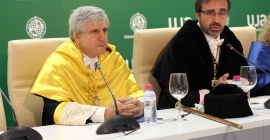 José López Barneo y el Rector de la UJA, durante su comparecencia ante los medios de comunicación. Foto: Álvaro Santiago