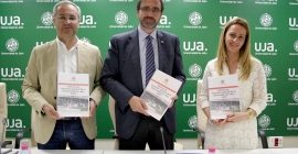 Juan Ramón Lanzas, Juan Gómez y Eva Mª Murgado, en la presentación del informe.