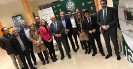 Representantes institucionales junto a los responsables de las marcas de Aceites Jaén Selección 2019.