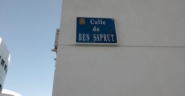 Placa de la calle Ben Saprut.