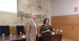 La viceconsejera de Salud de la Junta de Andalucía, Catalina García Carrasco, y el coordinador Luis Joaquín Garcñia