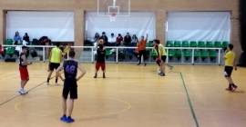 Partido de baloncesto.