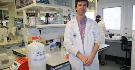 El investigador de la Universidad de Jaén, Diego Franco, en su laboratorio.