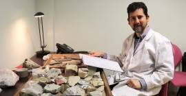 El investigador de la UJA, Matías Reolid, en su despacho.