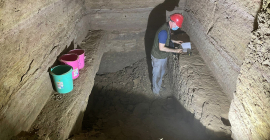 Trabajos en interior de una tumba: Foto: Proyecto Qubbet el-Hawa.