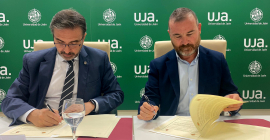 Firma del acuerdo entre el Rector de la UJA y el concejal de Deportes.
