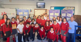 Foto de familia con alumnado participante del Colegio Santa María de los Apóstoles de Jaén.