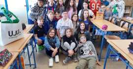 Foto de familia con alumnado del , del Colegio Alférez Segura de Huesa.