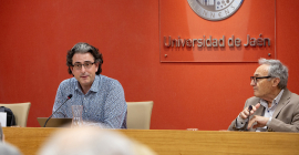 Presentación del conferenciante, a cargo de Javier Marín.