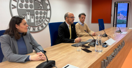 María del Carmen Pegalajar, Francisco Roca y Miguel Ángel García, en la presentación de la convocatoria de cursos