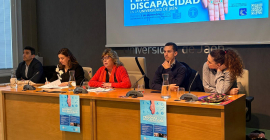 Intervención de Pilar Fernández, al presentar la mesa redonda.