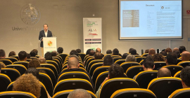Intervención del catedrático Alfonso Ureña.