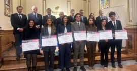 Foto de familia con todos los premiados.