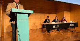 Javier Marín, en la recogida del Sello de Calidad CEA/APQ en Edición Académica para la Colección ‘Arqueologías’ y tres monografías de UJA Editorial