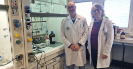 Los investigadores de la UJA Justo Cobo y Sofía Salido.