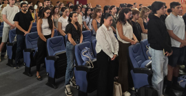 Minuto de silencio guardado en el Aula Magna.