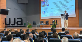 Conferencia del cirujano Diego González Rivas, en el Aula Magna del Campus Las Lagunillas.