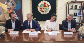 Momento de la firma del convenio de colaboración entre la UJA y la Comisión Fulbright.