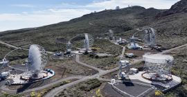 Imagen de los cuatros telescopios de larga distancia del observatorio CTAO Hemisferio Norte en La Palma.
