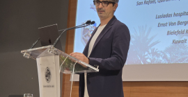 El cirujano torácico Diego González, durante su intervención.