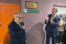 Pedro Galera, tras el descubrimiento de la placa, junto a Nicolás Ruiz.