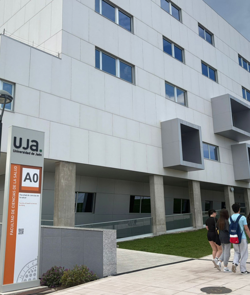 Edificio de la Facultad de Ciencias de la Salud (A0).