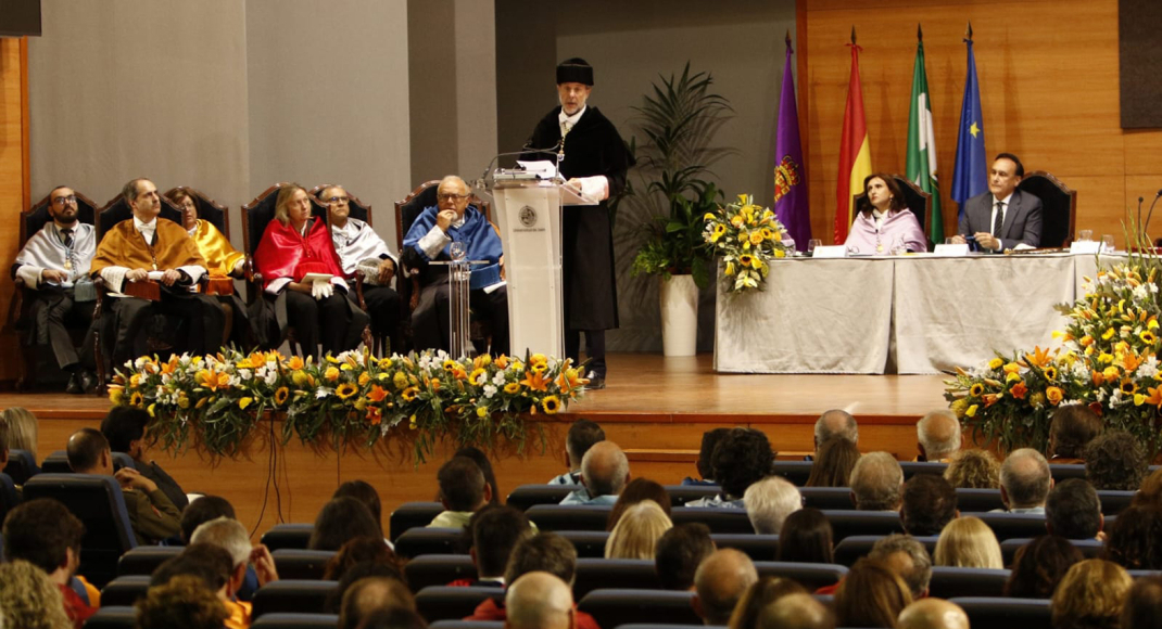 Un momento de la intervención del Rector, durante la inauguración del curso académico 2023/2024.