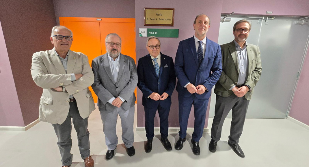 Pedro Galera, en el centro, junto al Rector Nicolás Ruiz y los ex Rectores, Juan Gómez, Manuel Parras y Luis Parras.