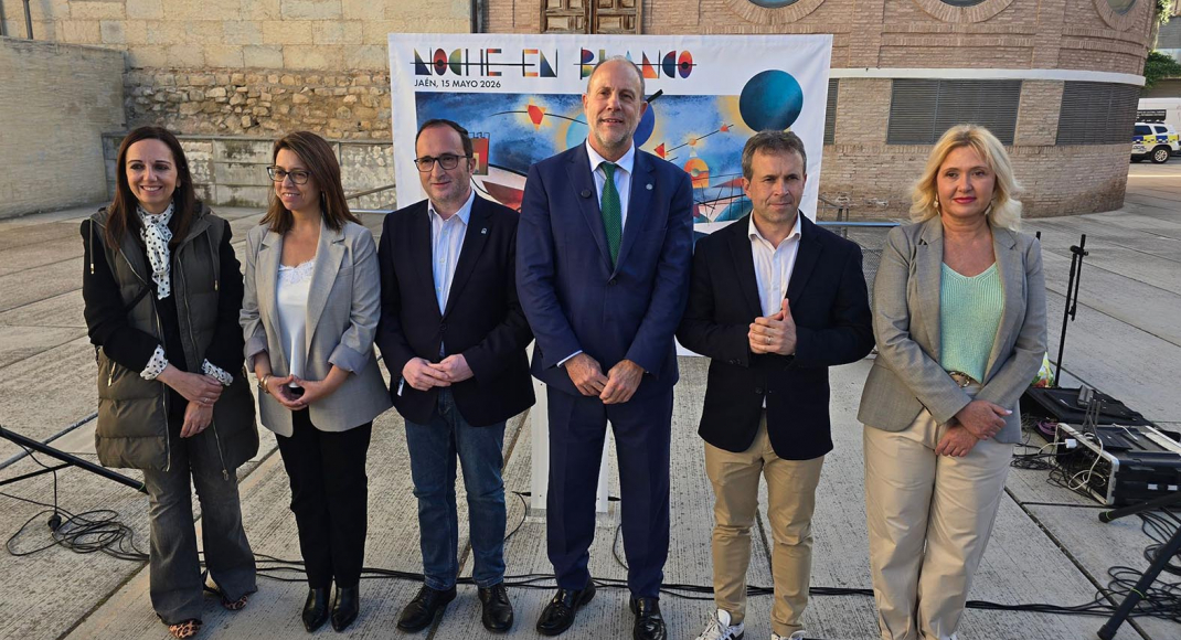 Marta Torres, África Colomo, José Ayala, Nicolás Ruiz, Julio Millán y María Espejo.
