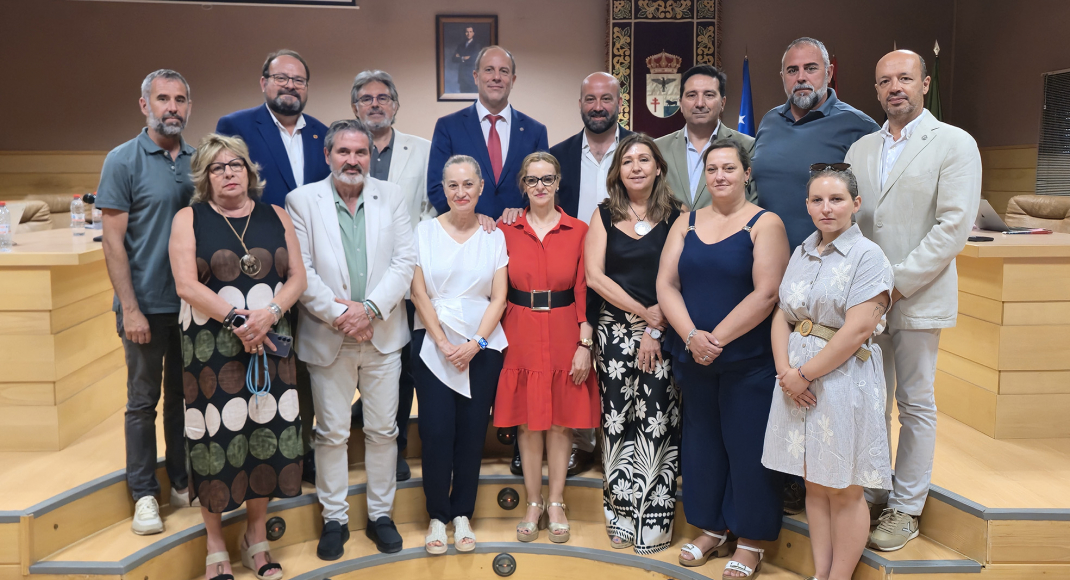 Miembros del Equipo de Dirección de la UJA y del equipo municipal del Ayuntamiento de Pozo Alcón.