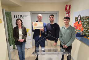 El Rector, con la viuda de Antonio Martínez y sus hijos