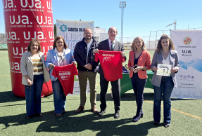 De izquierda a derecha, Carolina Aguilera, Ángela García, Juan de Dios Carazo, Nicolás Ruiz, Mª Teresa Pérez y Beatriz López.
