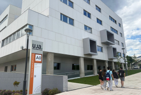 Edificio de la Facultad de Ciencias de la Salud (A0).