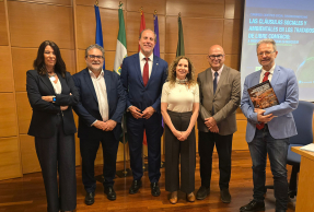 De izquierda a derecha, Rosa Vallecillo, Alfonso Parras, Nicolás Ruiz, Margarita Miñaro, Manuel Fernández y Cristóbal Molina.