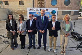 Marta Torres, África Colomo, José Ayala, Nicolás Ruiz, Julio Millán y María Espejo.