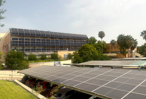 Instalación de placas fotovoltaicas en el aparcamiento y edificio B5 del Campus Las Lagunillas.