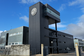 Edificio C6 de Centros de Institutos de Investigación del Campus Las Lagunillas.