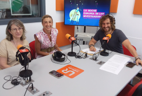 El director de UniRadio Jaén, Julio Ángel Olivares, con las investigadores Mª de la Villa Carpio y Lourdes Espinosa.