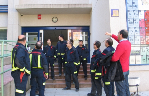 Visita de los bomberos al campus.