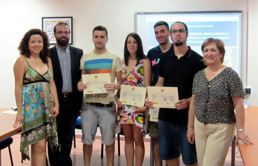 Miembros del jurado y participantes premiados.
