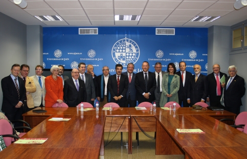 Representantes de universidades y de colegios profesionales, en la UJA